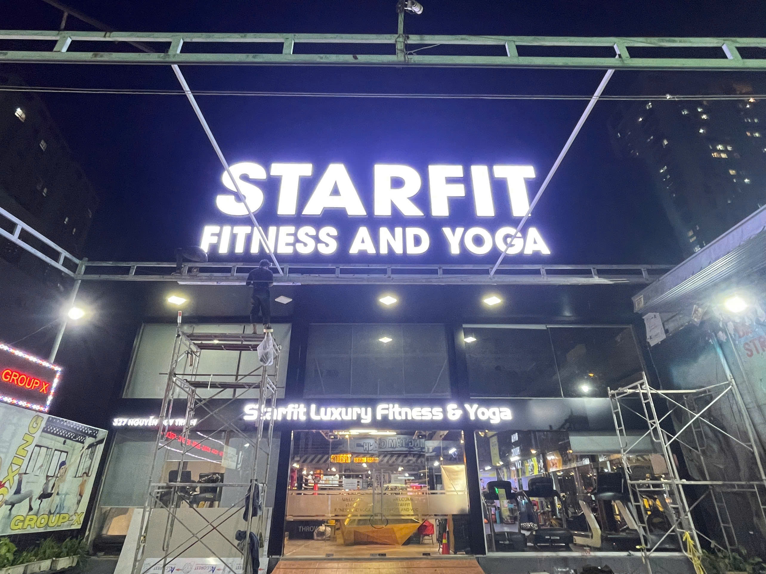 Dự án trọn gói bảng hiệu alu chữ mica sáng đèn