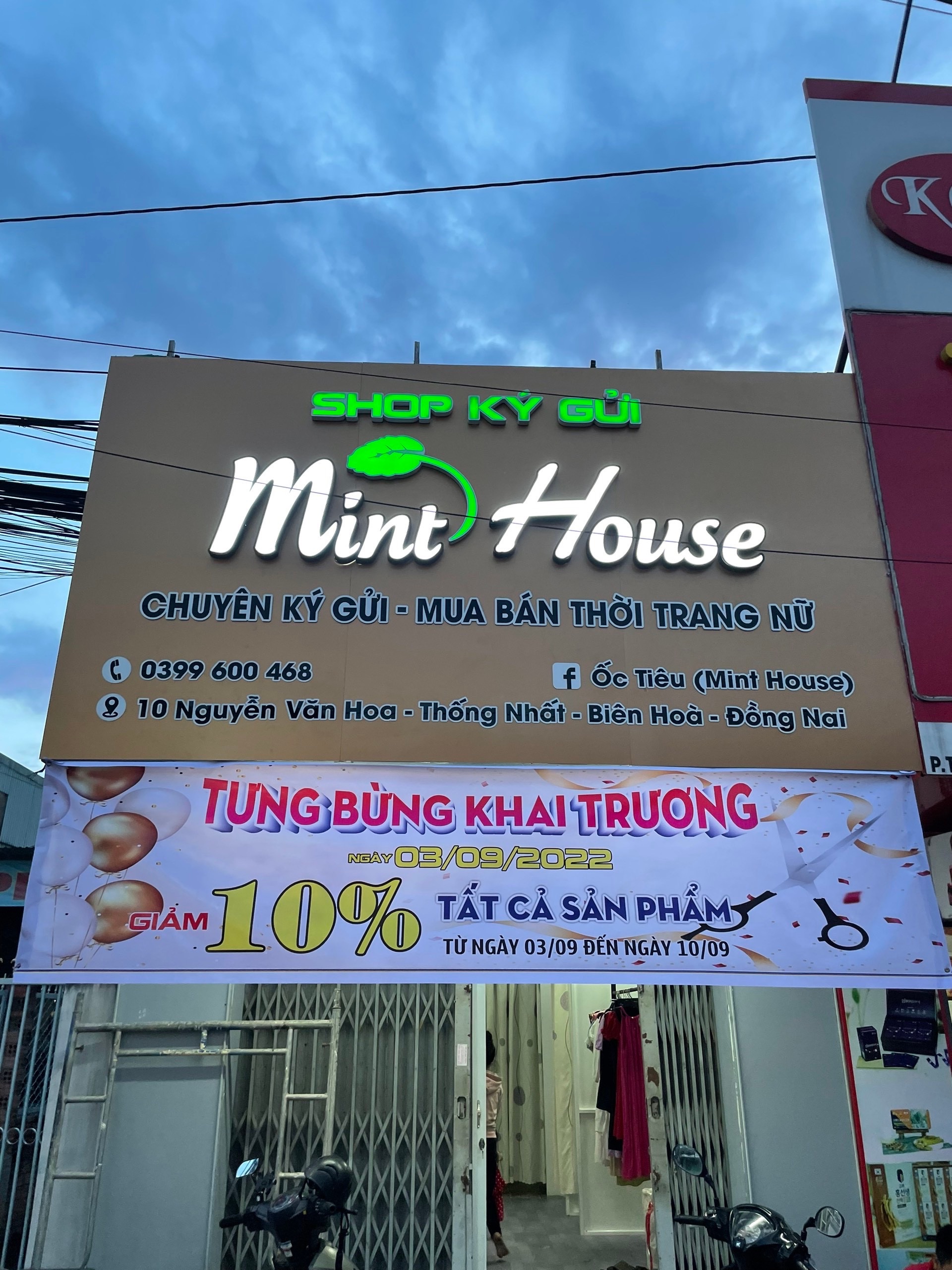 bảng hiệu cửa hàng thời trang