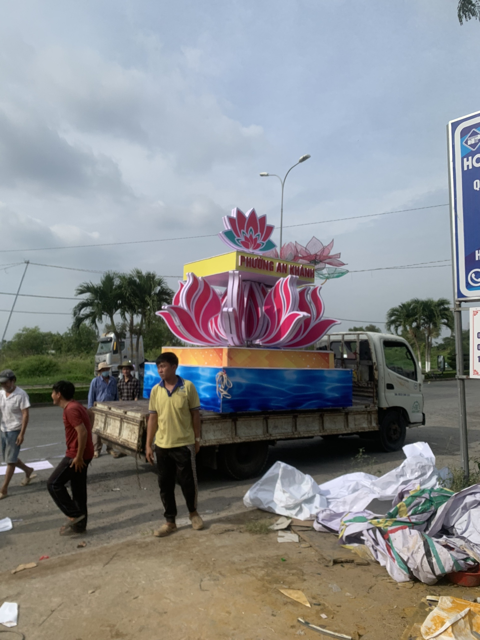 Dự Án Thi Công Hoa Đăng Đêm Sự Kiện Tại Cần Thơ