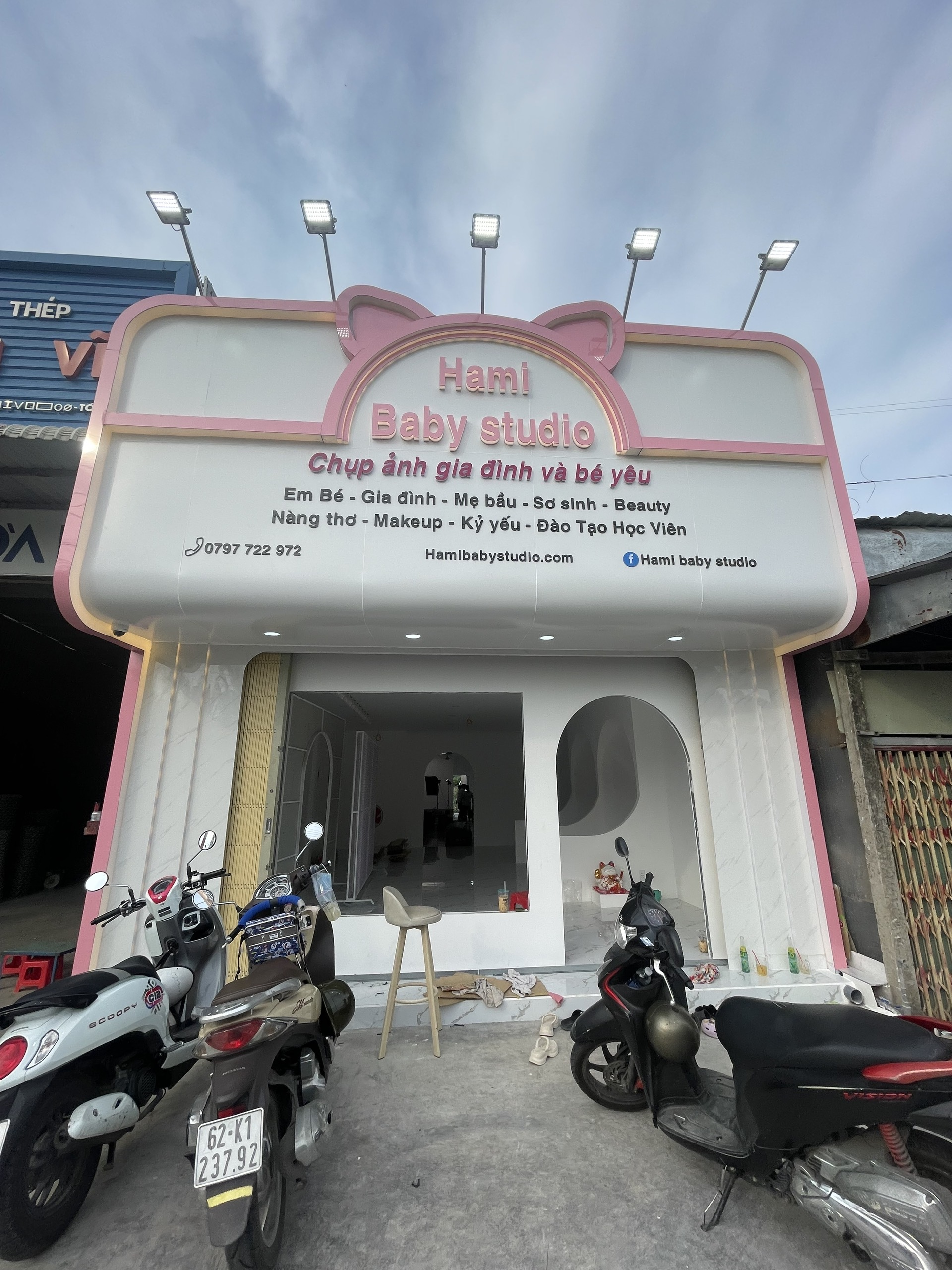 Bảng Hiệu Kinh Doanh – Giải Pháp Quảng Cáo Hiệu Quả Giúp Thu Hút Khách Hàng
