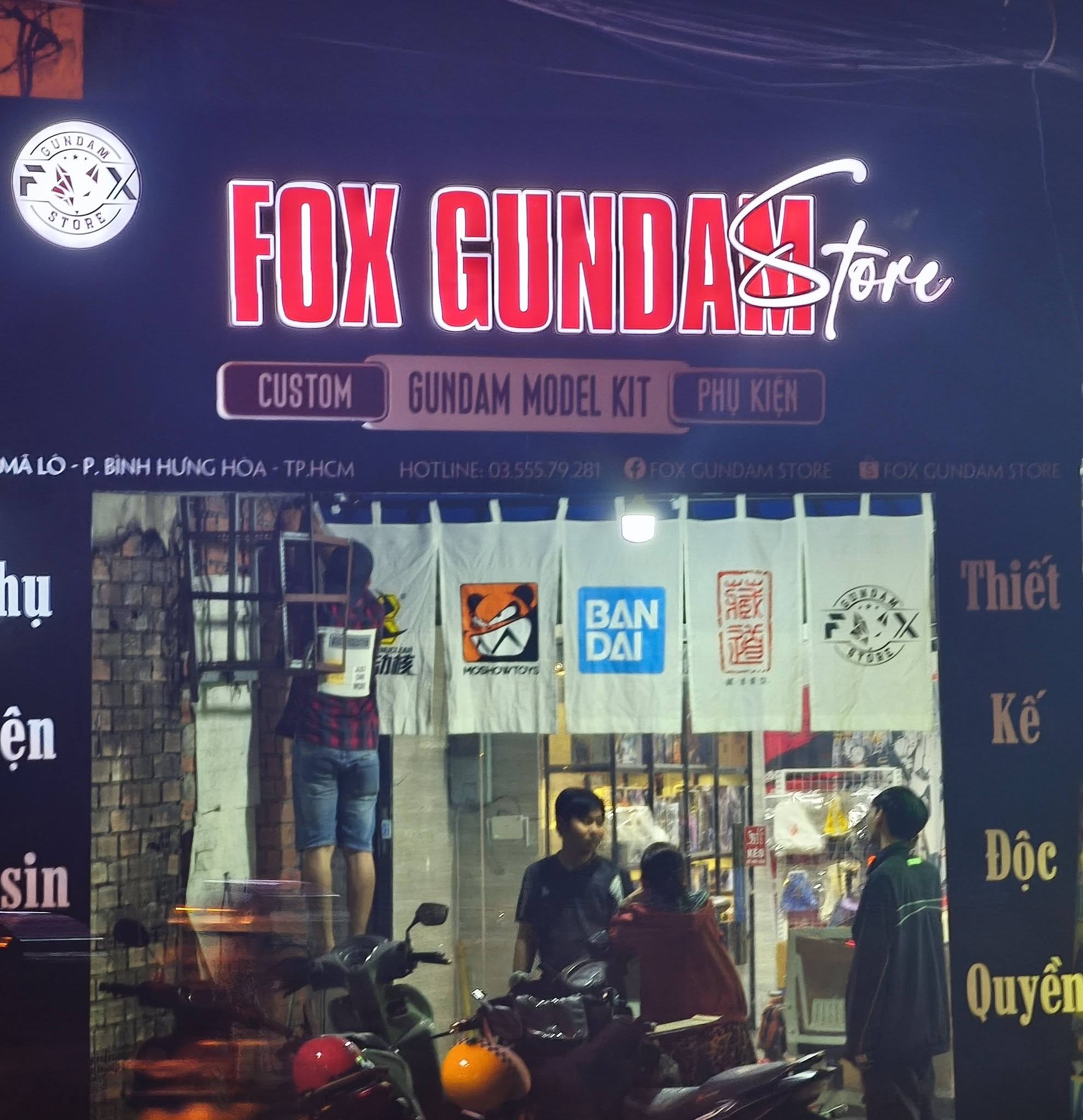 bảng hiệu cửa hàng mô hình