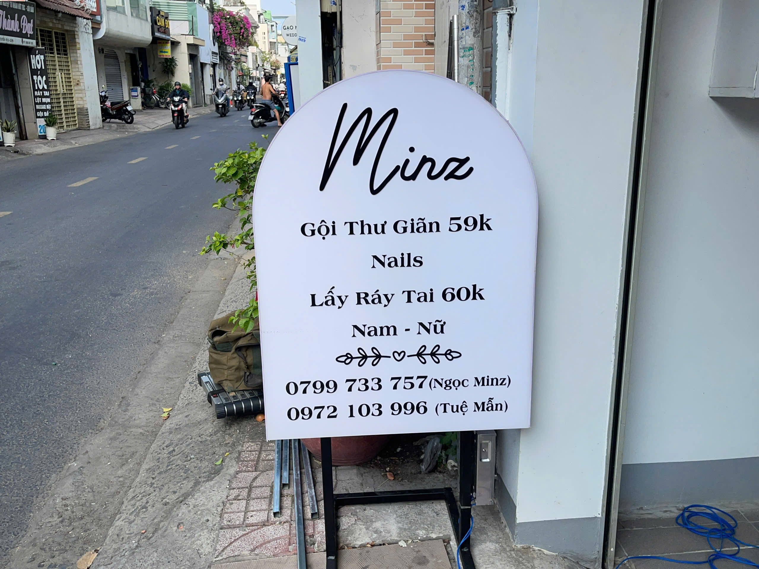 hộp đèn thiết kế theo yêu cầu