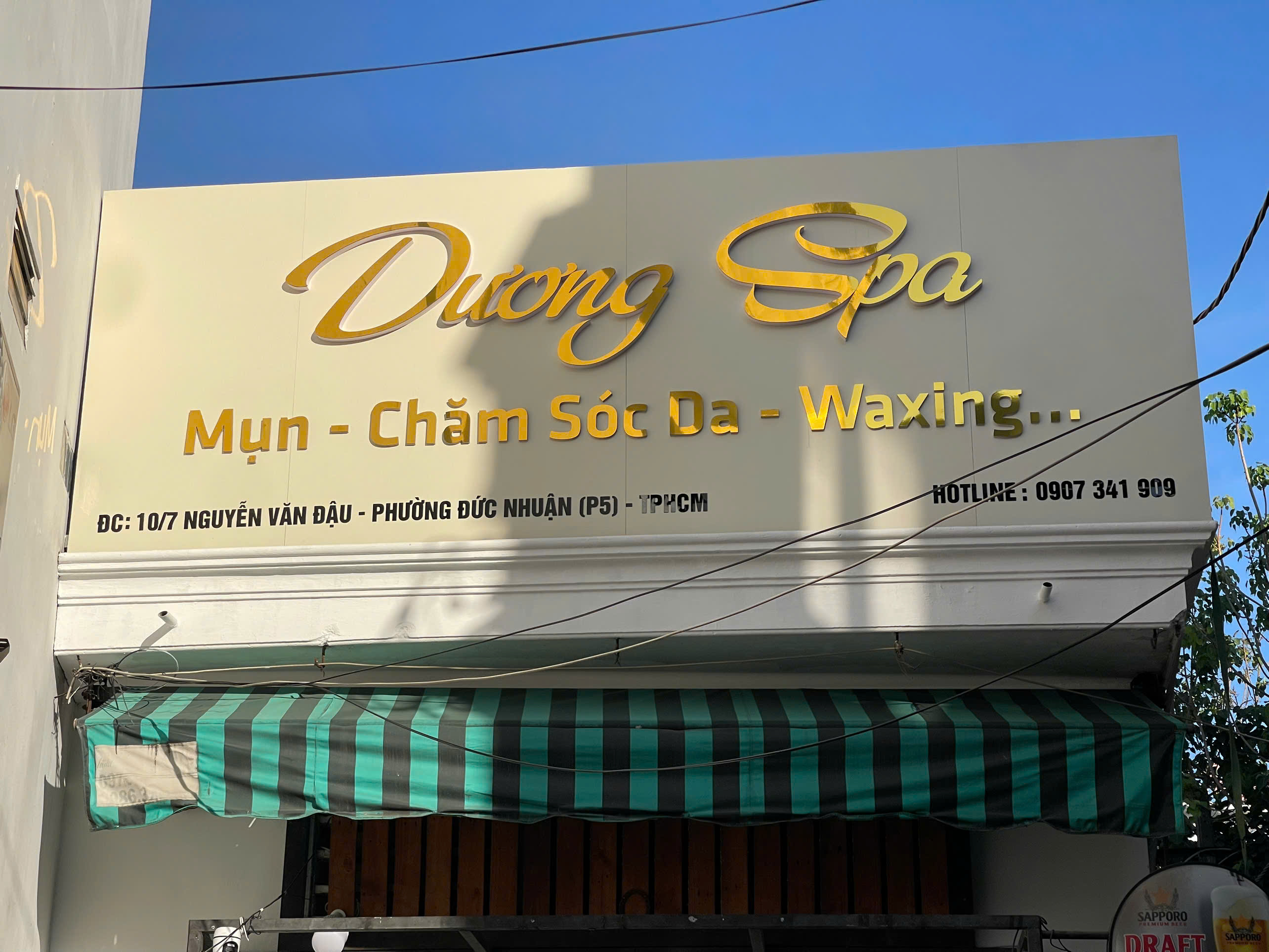 Bàn Giao Thành Công Bảng Hiệu Alu Tráng Gương: Ấn Tượng Từ Cái Nhìn Đầu Tiên