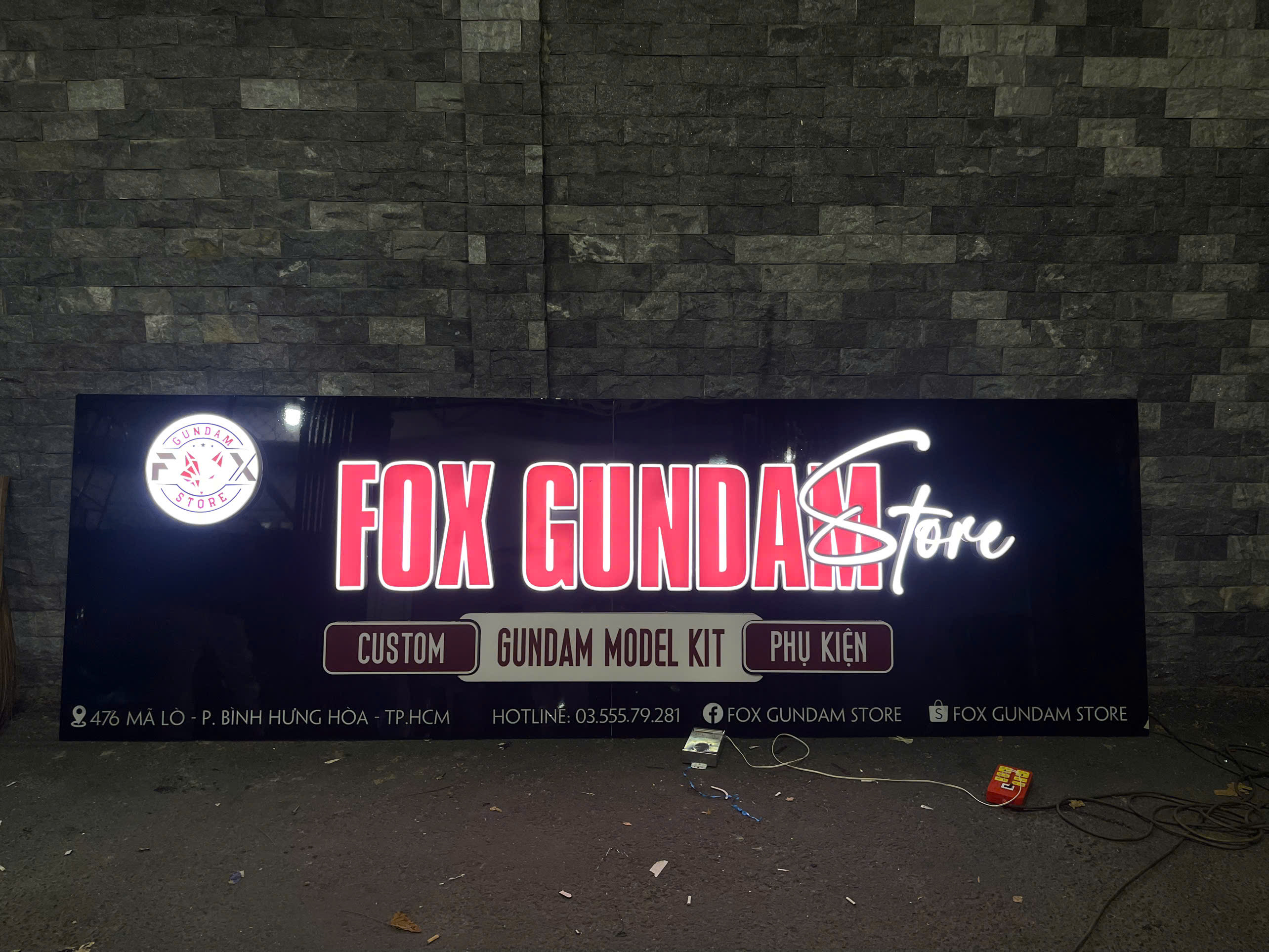 Bảng hiệu thiết kế riêng, logo chữ nổi sáng đèn