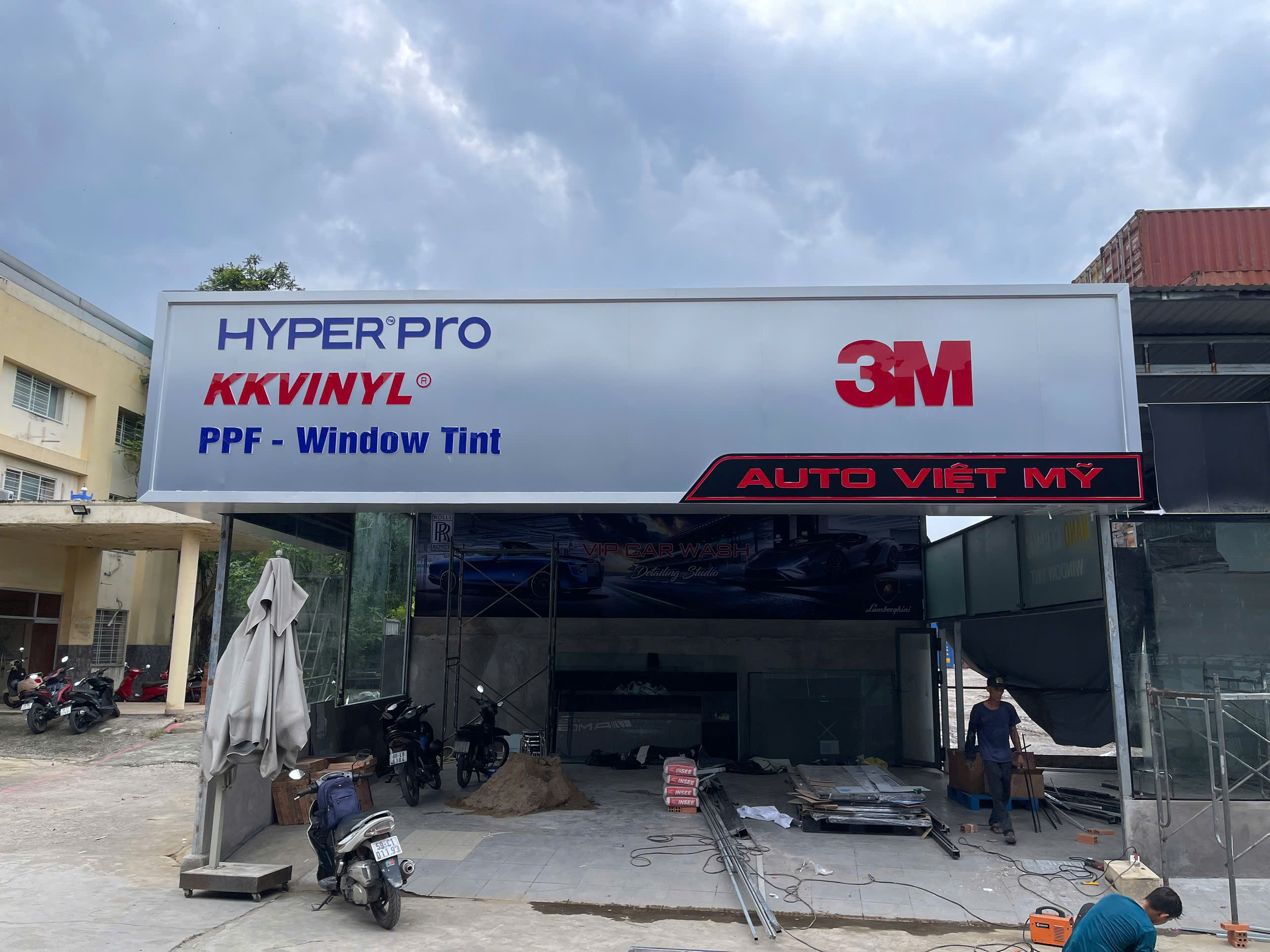 bảng hiệu gara xe cực sang chảnh