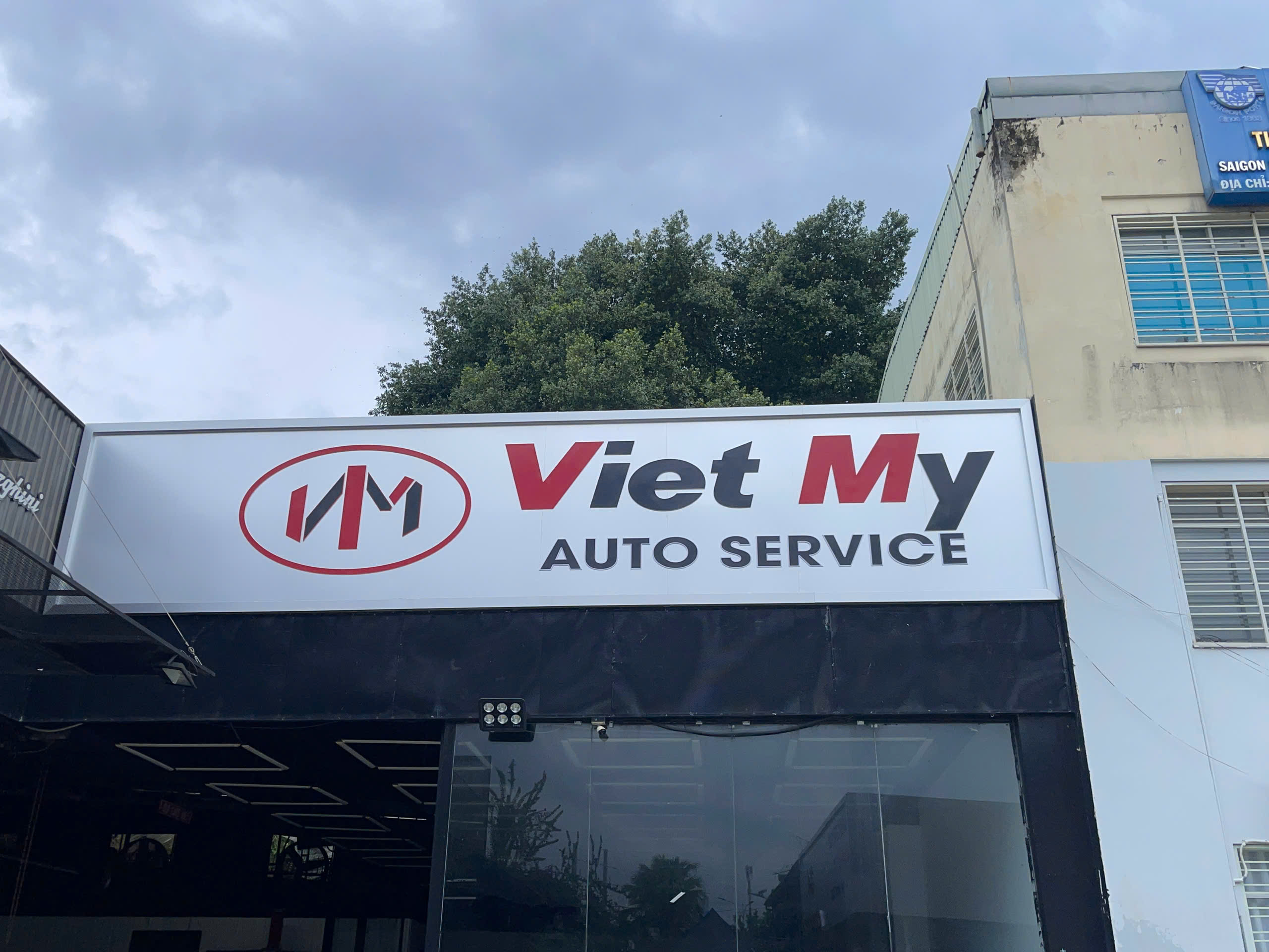 bảng hiệu gara xe cực sang chảnh