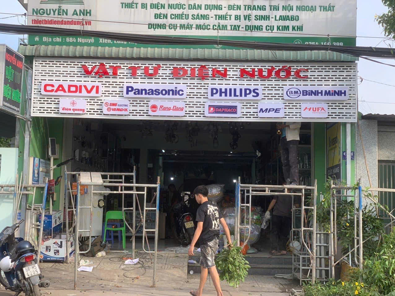 bảng hiệu lam chữ mica